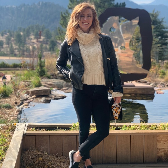 Meet your Posher, Sara - Picture 1 of 1